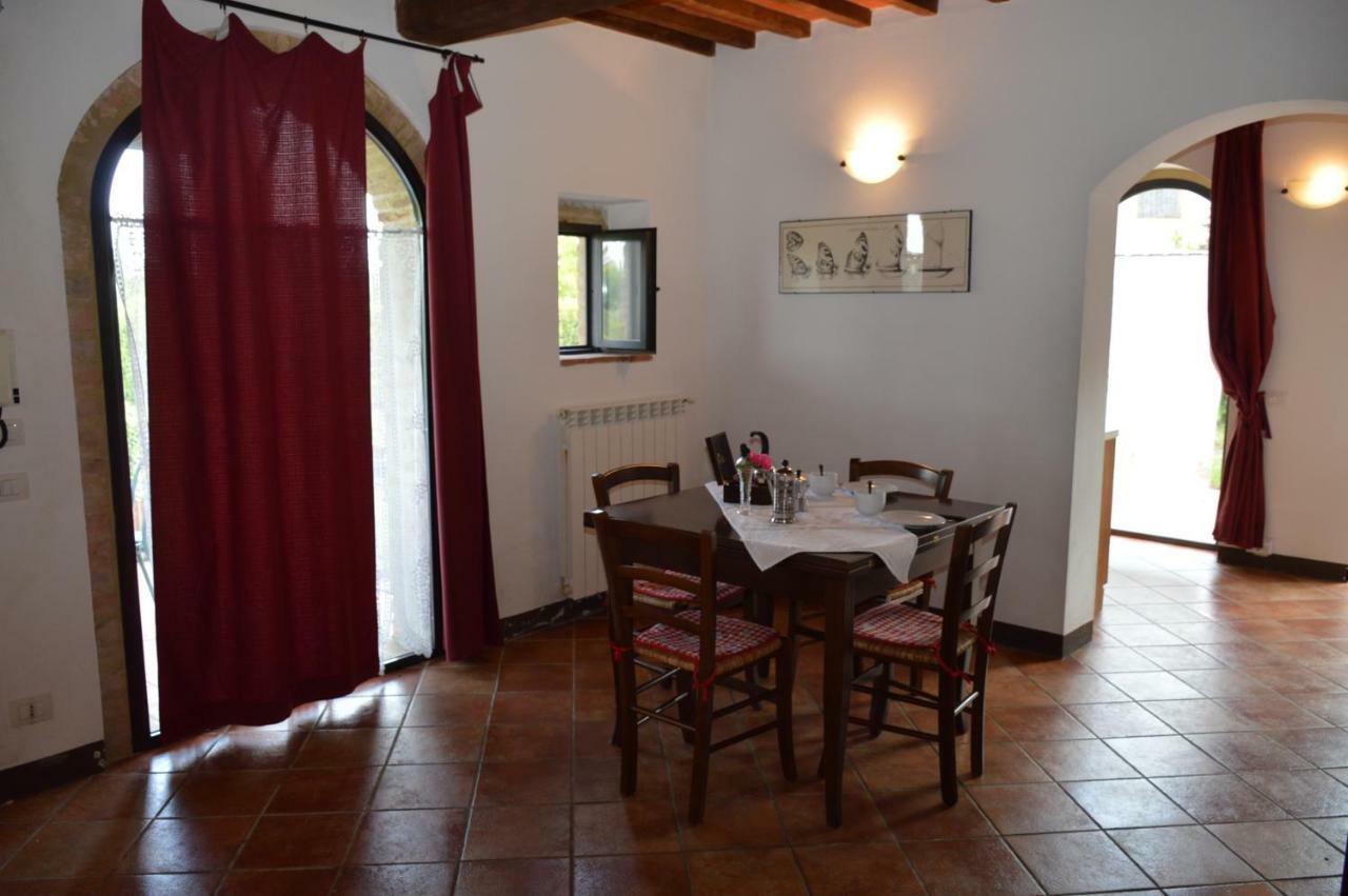 Vecchio Fienile Guest House Barberino Val d'Elsa ภายนอก รูปภาพ